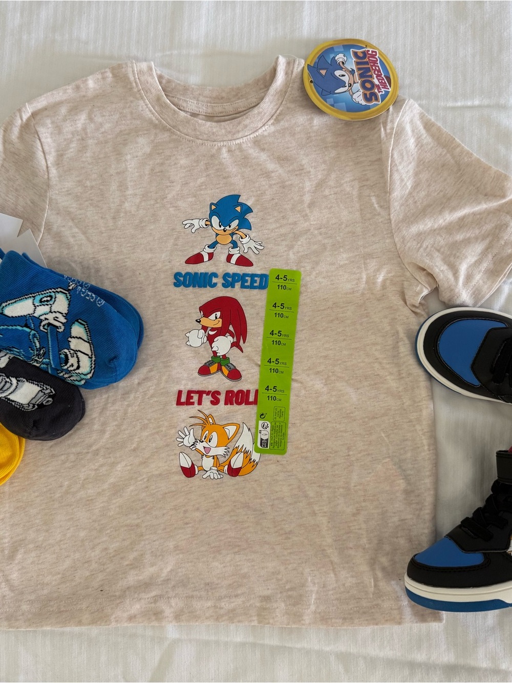 New boys Sz 7.5 Sonic the Hedgehog shoes, shirt, socks
